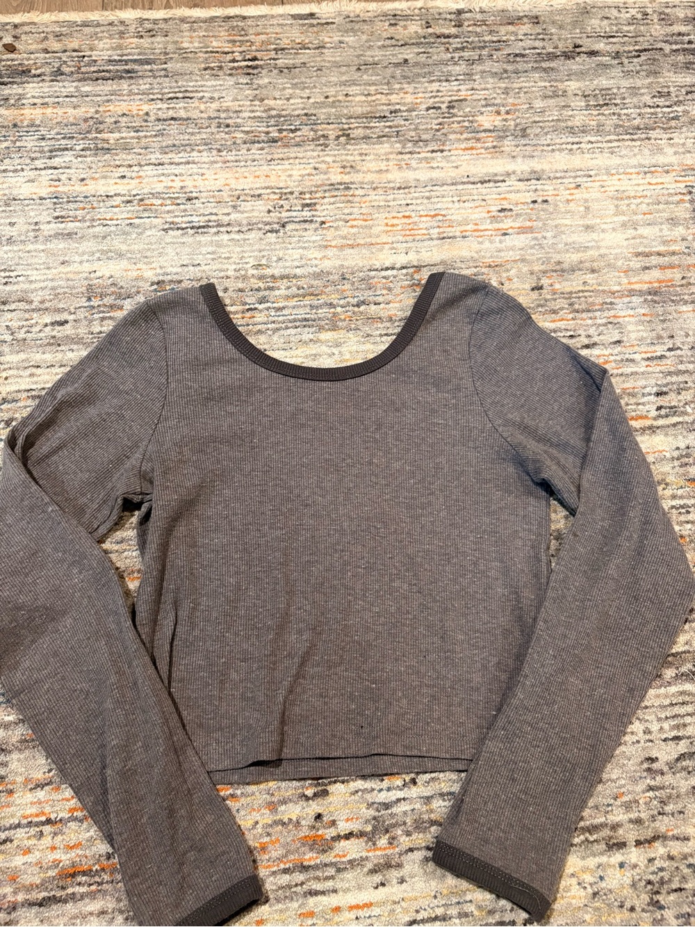 Women’s Long-Sleeve Scoop Neck Top - Gray